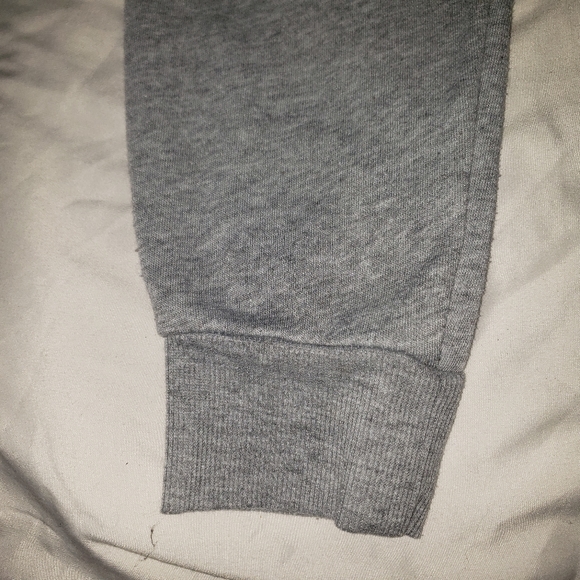 Gray sweat pants Size M with two front pockets with drawstrings - Picture 4 of 4